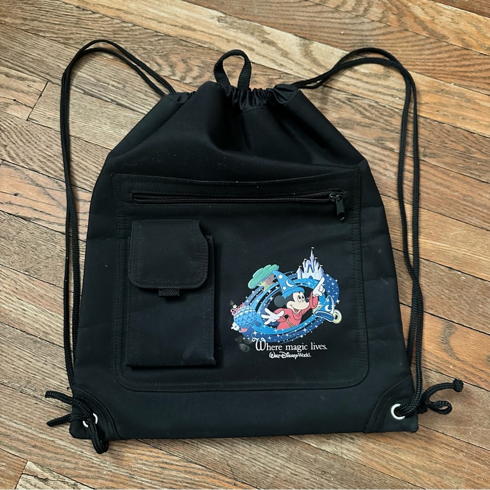 VINTAGE. Walt Disney World Drawstring backpack